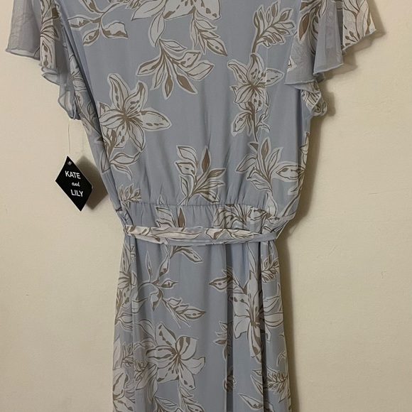 KATE and LILY WRAP MIDI SHORTSLEEVE DRESS. - Picture 8 of 10